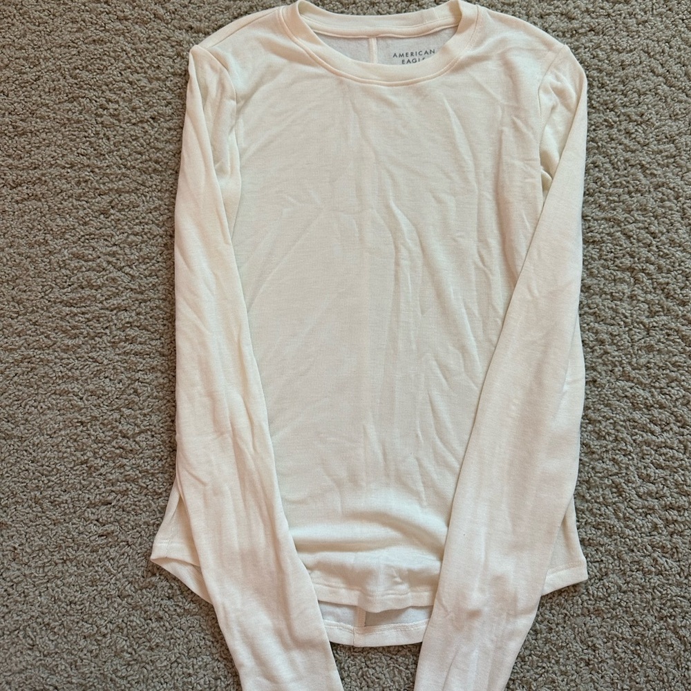 American Eagle Outfitters Off-White Fitted Long Sleeve Tee